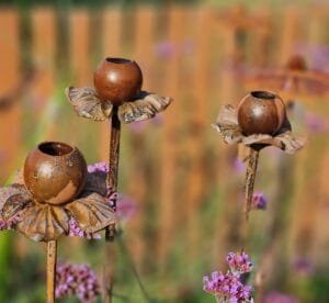 Sodo dekoracija-BURBULIUKAS SU LAPELIAIS