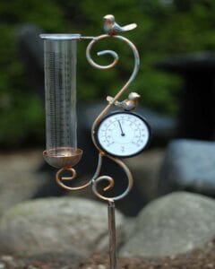 Kritulių matuoklis su termometru